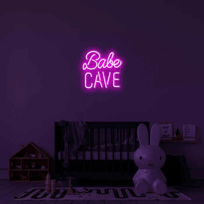 内部の壁にある 3D LED サイン - Babe cave