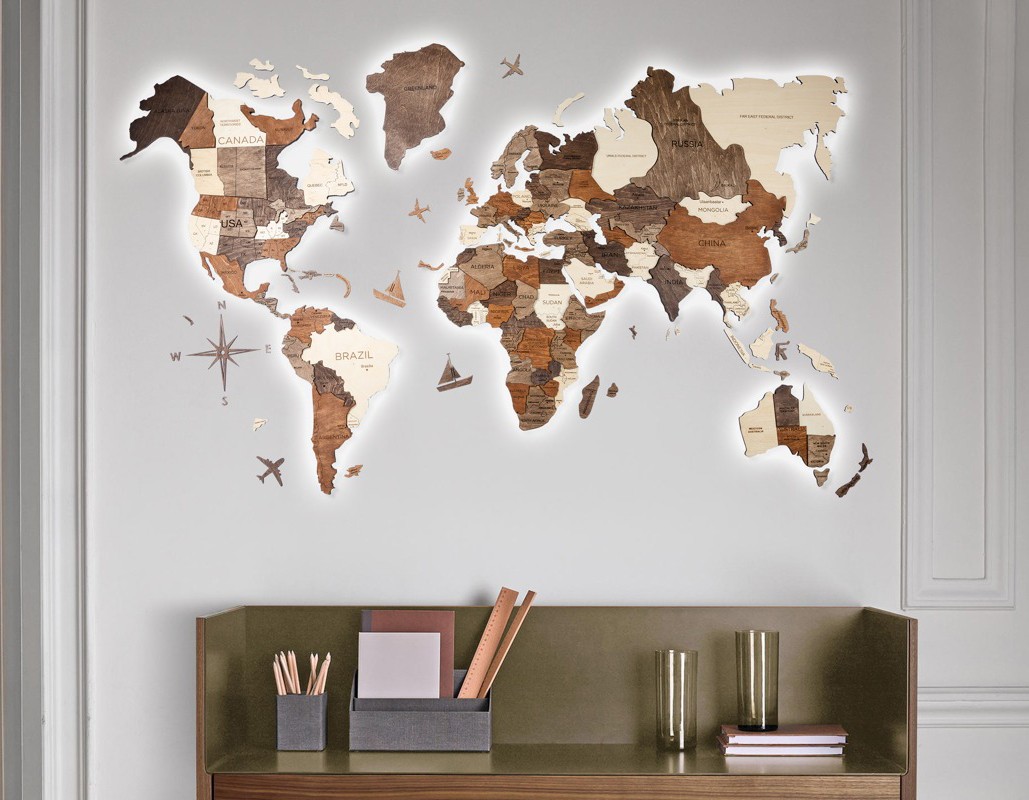 壁に手描きの3D世界地図