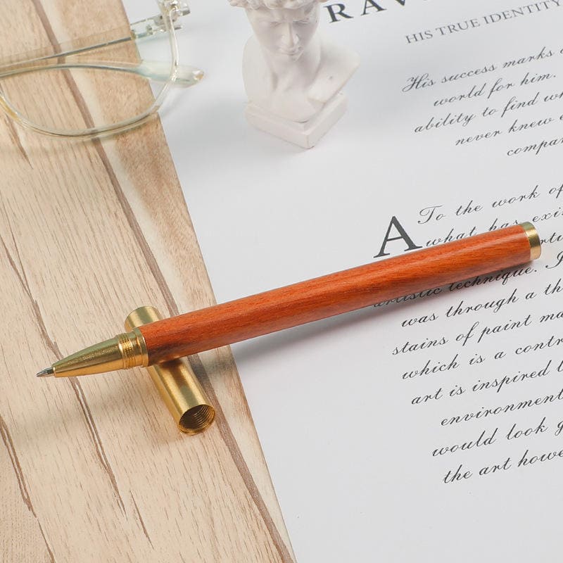 木製デザインの金ペン
