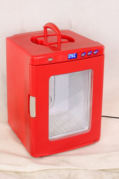 赤いミニクーラー冷蔵庫レトロ