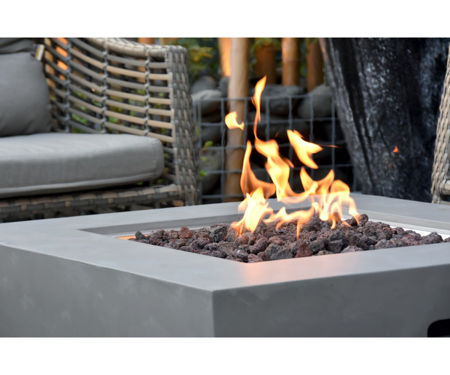 庭の暖炉 - 屋外ガス暖炉